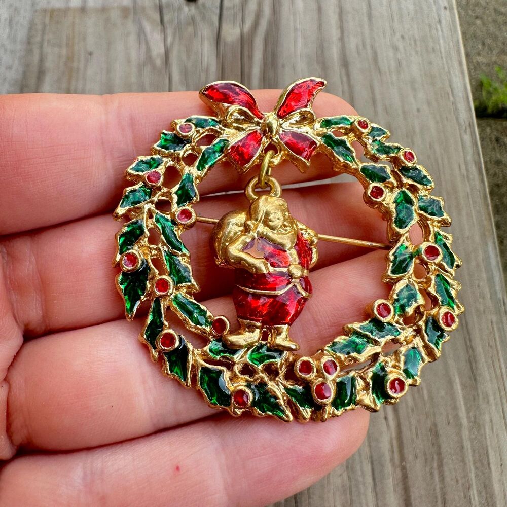 Vintage Jewelry Santa Dangling in Wreath Brooch Christmas Brooch Christmas Wreat